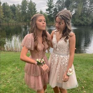 Meet your Posher, Ava